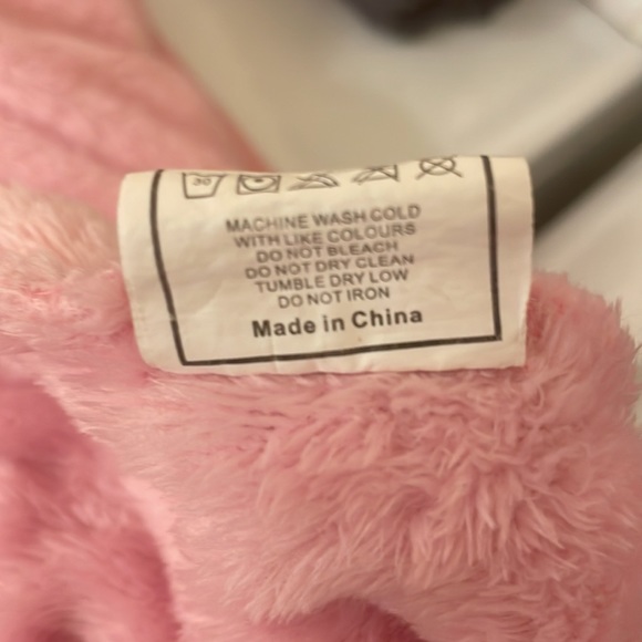 Pink bathrobe - Picture 3 of 3